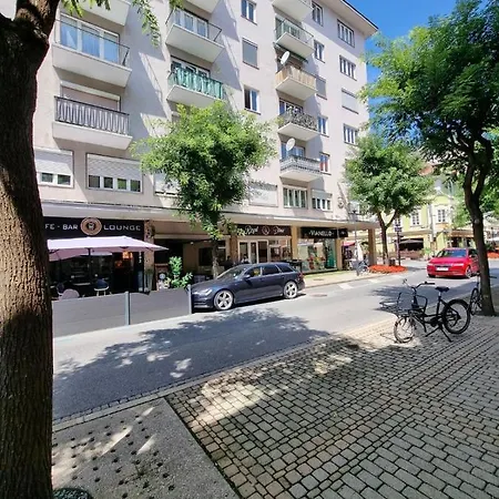 Bamo - Living Downtown Apartment *