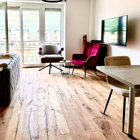 Bamo - Living Downtown *