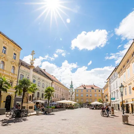 Bamo - Living Downtown Apartment