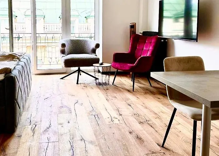 Bamo - Living Downtown *